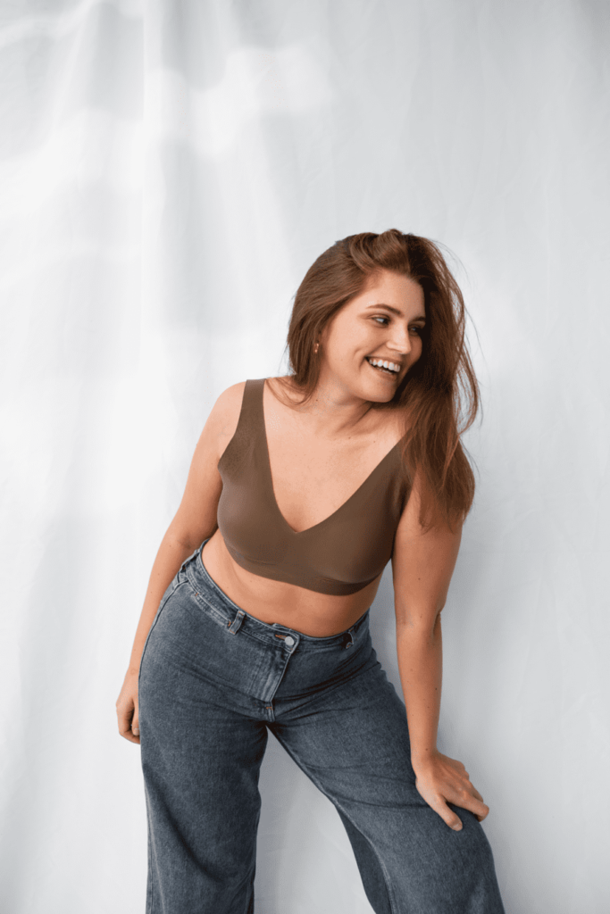 anamorales-psicologa-programa-que-buena-estoy-grupal-mujer-feliz